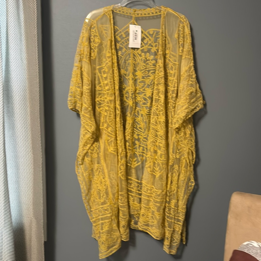 Endless mustard kimono